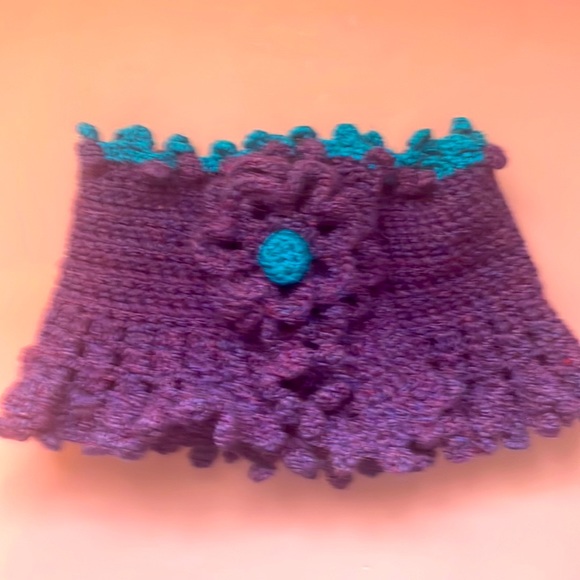 Brand new, never worn, knit collar w/ detachable floral pin. Unbelievably soft. - Picture 9 of 11